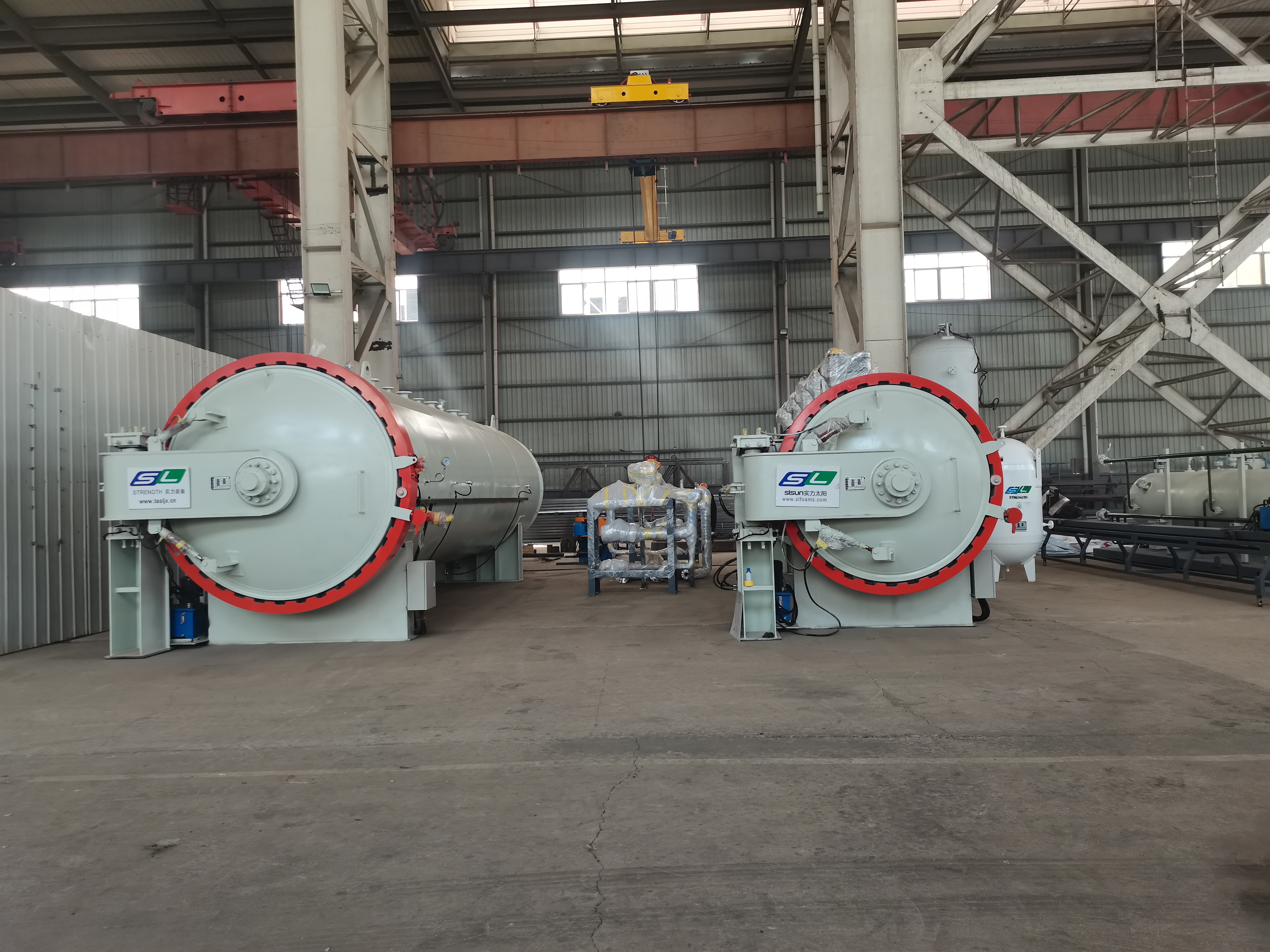 DN2000、DN2400兩臺(tái)新材料熱壓罐發(fā)往江蘇
